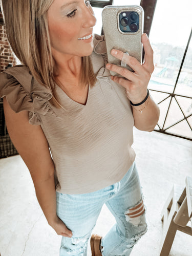 TIERED RUFFLE SLEEVE TOP